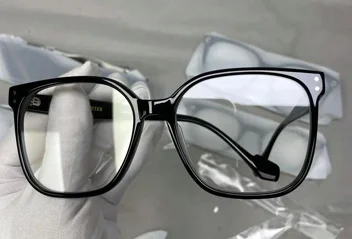 Rapid Logo Customization and Private Label Branding | Fast-Fashion Eyewear Chain Success Case