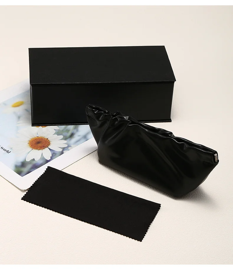  PU Leather Premium GM Elastic-Opening Sunglasses Case Set — Large Capacity PU Cloud Pouch with Custom Logo - Details 5