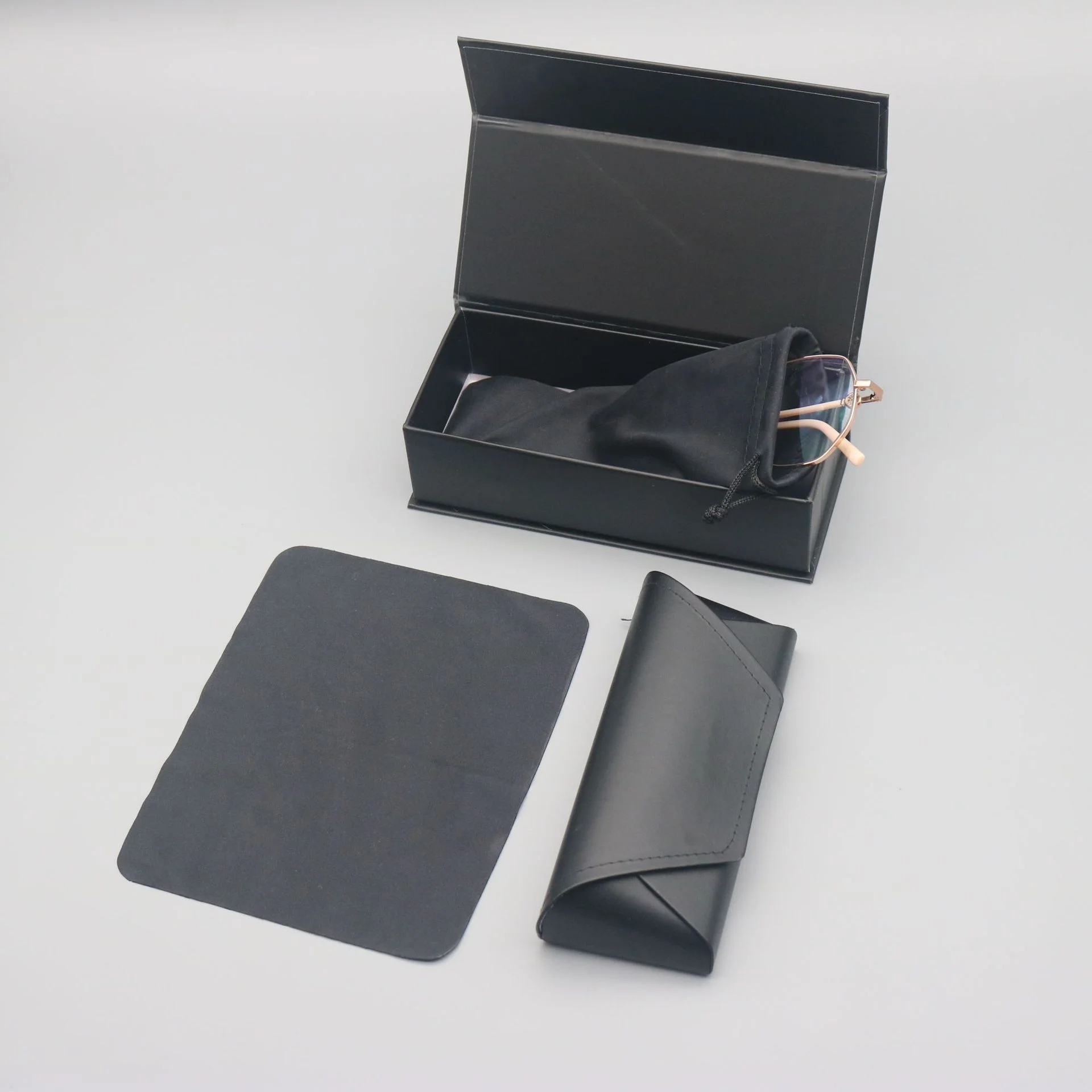  Leather Premium Leather Sunglasses Case Set — Large Capacity Zippered Pouch for Sports & Travel, Custom Logo Available - Details 8