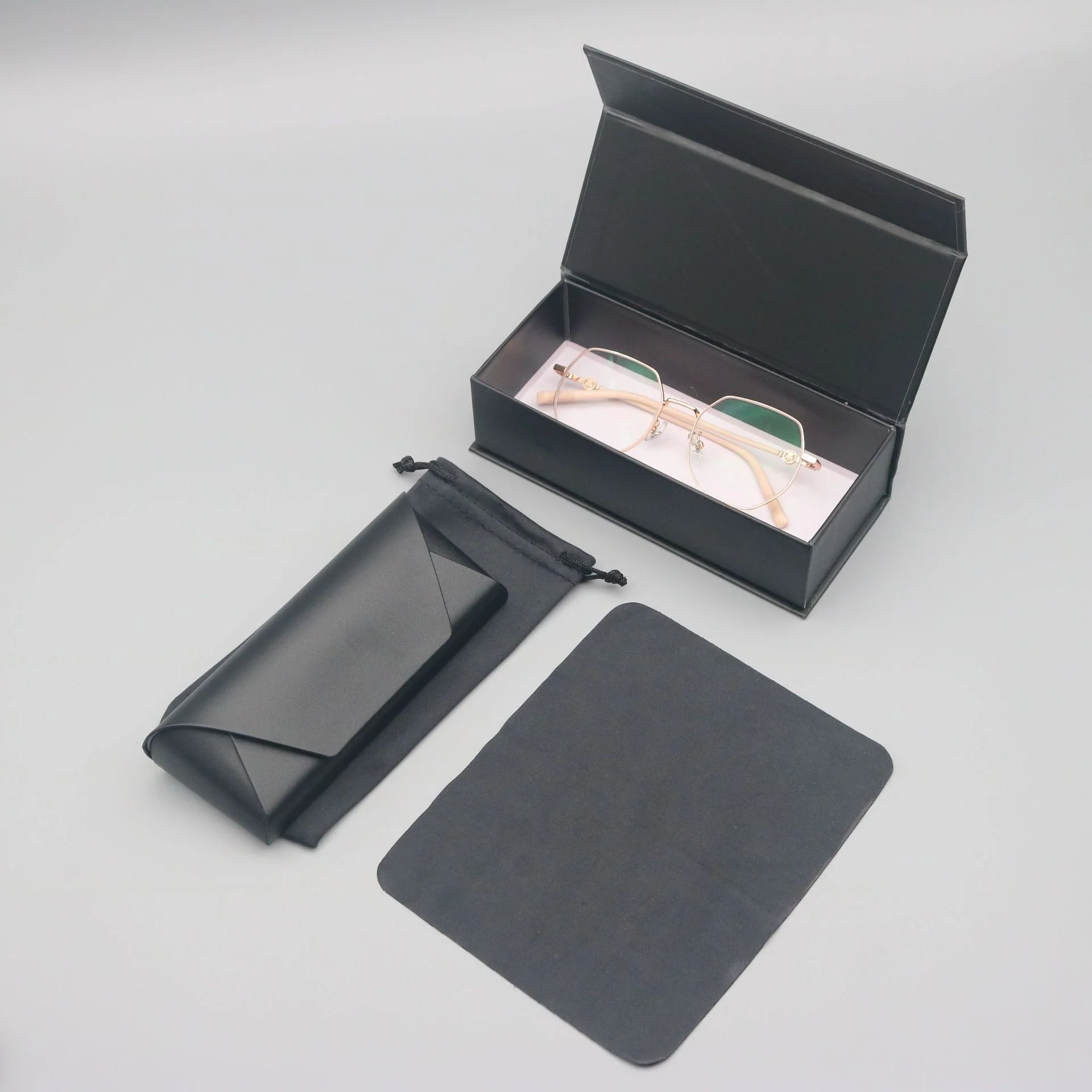  Leather Premium Leather Sunglasses Case Set — Large Capacity Zippered Pouch for Sports & Travel, Custom Logo Available - Details 10