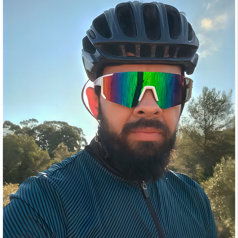 Stylish Cycling Sunglasses for Men & Women – Day & Night Outdoor Sports Eyewear with UV400 Protection. Trendy Euro-American Design for Running, Riding, and Driving