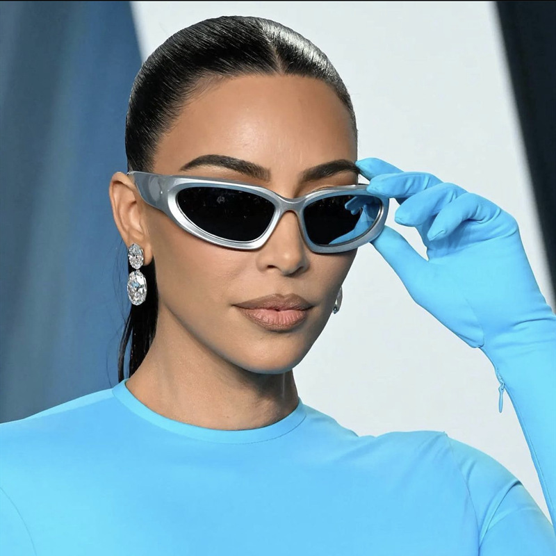 Women's Y2K Style Ultra-Cool Sunglasses / $0.52 per pair (Wholesale Price) Custom Eyewear