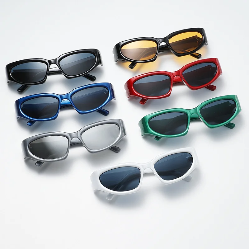 Electroplated Silver Metal Women's Y2K Style Ultra-Cool Sunglasses / $0.52 per pair (Wholesale Price) - View 4