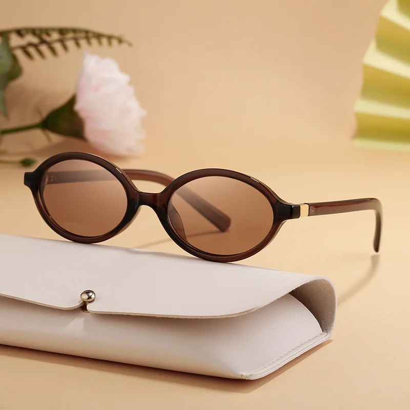 Black PC Women's Fashion Oval Small Frame Sunglasses - Retro Street Style UV400 Sun Glasses - View 3