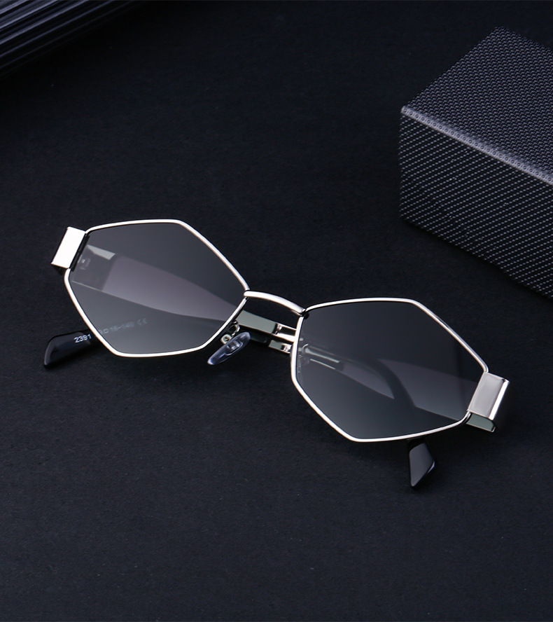Black Metal Women's Fashion Irregular Metal Sunglasses - Trendy Wide Temple Personalized Shades Wholesale - Details 4