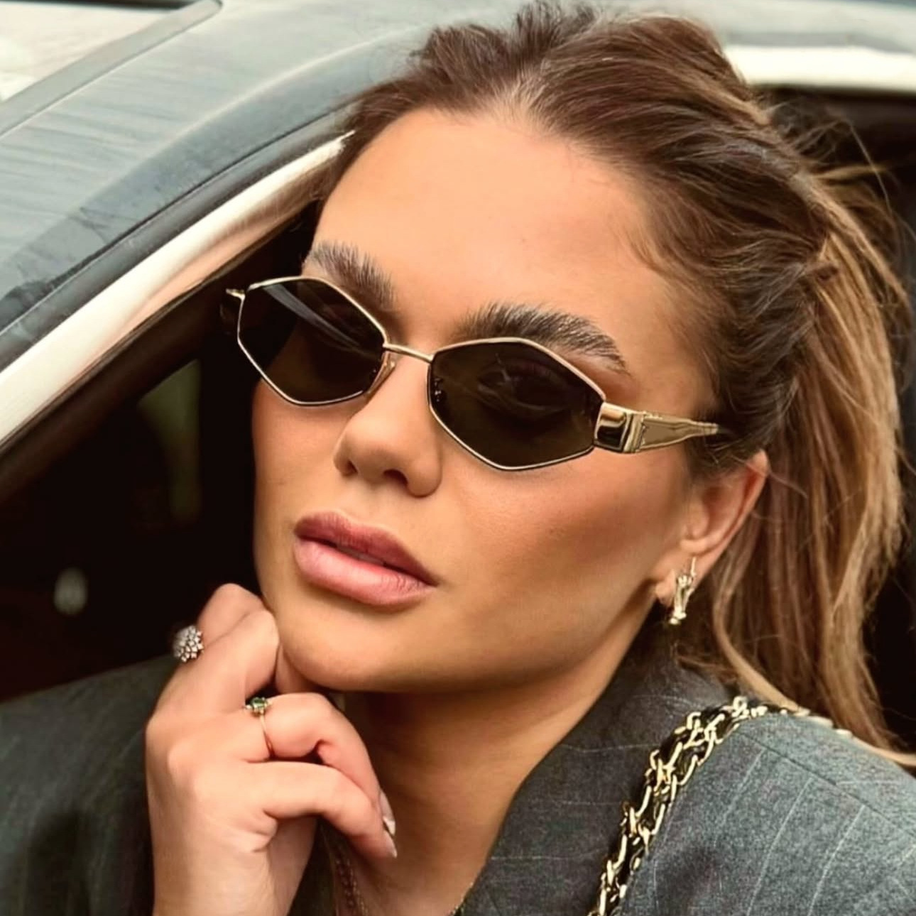 Black Metal Women's Fashion Irregular Metal Sunglasses - Trendy Wide Temple Personalized Shades Wholesale - View 1