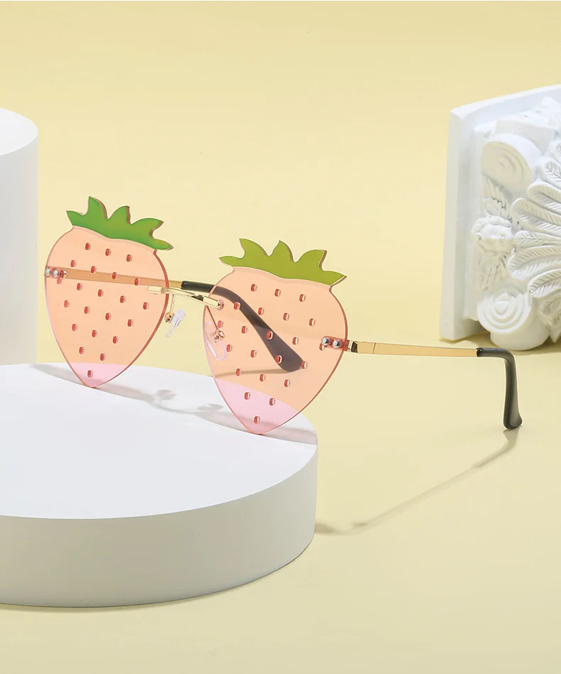 Black Metal Novelty Strawberry Sunglasses Women - Funny Party Cosplay Glasses for Halloween - Details 2