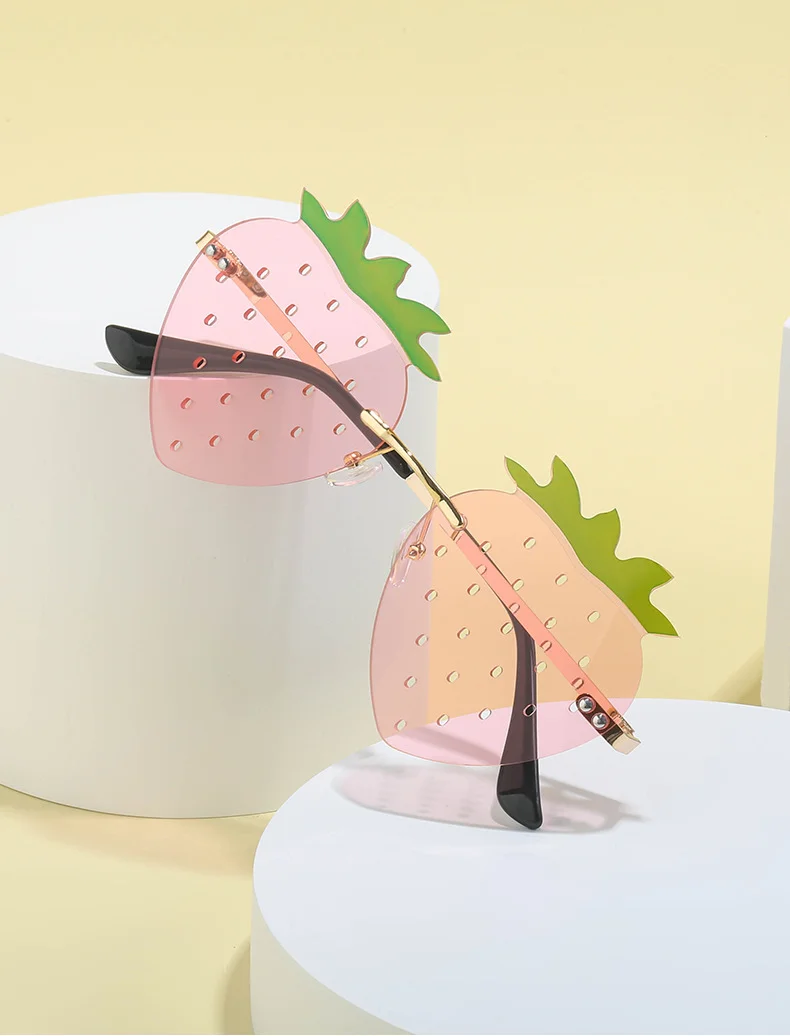 Black Metal Novelty Strawberry Sunglasses Women - Funny Party Cosplay Glasses for Halloween - Details 5
