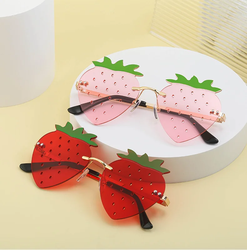 Black Metal Novelty Strawberry Sunglasses Women - Funny Party Cosplay Glasses for Halloween - Details 6