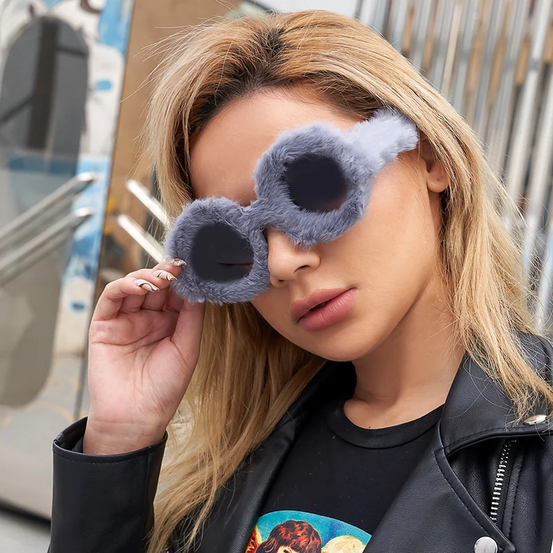 Black PC Women's Fuzzy Round Sunglasses - Fashion Plush Full Frame Viral Shades - Details 4