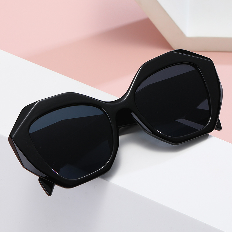 Black PC Women's New Irregular Frame Sunglasses - Trendy Oversized Sun Glasses UV400 - View 3