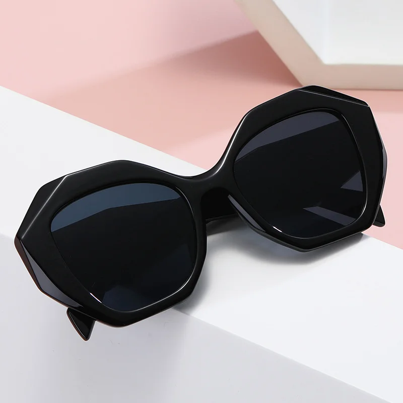 Black PC Women's New Irregular Frame Sunglasses - Trendy Oversized Sun Glasses UV400 - View 3