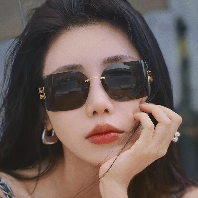 Retro Round-Square Sunglasses - High-End Letter Decor / $1.97 per pair (Wholesale Price)