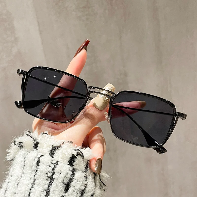 Retro Double-Bar Sunglasses - Trendy UV Protection / $1.87 per pair (Wholesale Price)