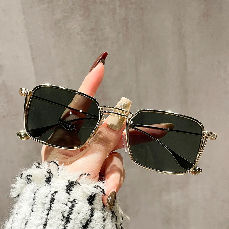 Striped PC Retro Double-Bar Sunglasses - Trendy UV Protection / $1.87 per pair (Wholesale Price) - View 2