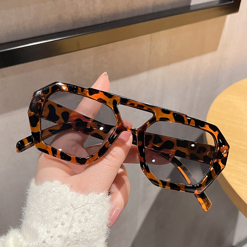 Minimalist color contrast PC Double-Bridge Sunglasses - Minimalist Color Contrast / $0.89 per pair (Wholesale Price) - View 4