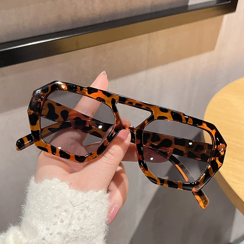 Minimalist color contrast PC Double-Bridge Sunglasses - Minimalist Color Contrast / $0.89 per pair (Wholesale Price) - View 4