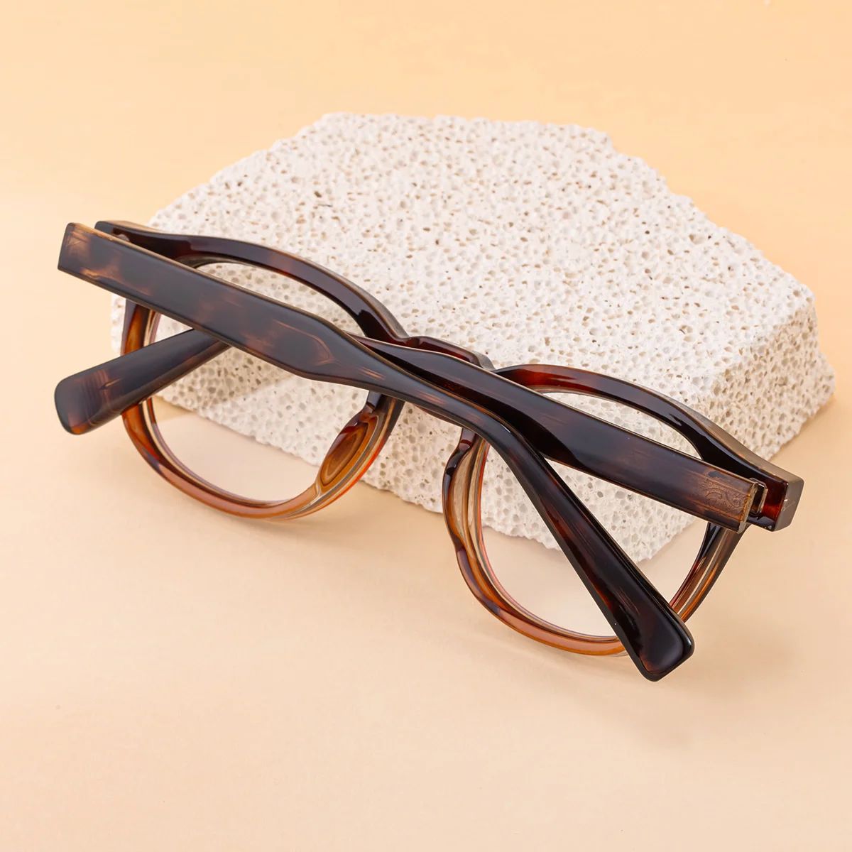 Black Acetate Chic Women's Square Photochromic Sunglasses - Euro-American Fashion, Acetate Frames with Pin Hinges, and UV Protection for Outdoor Use. - Details 6