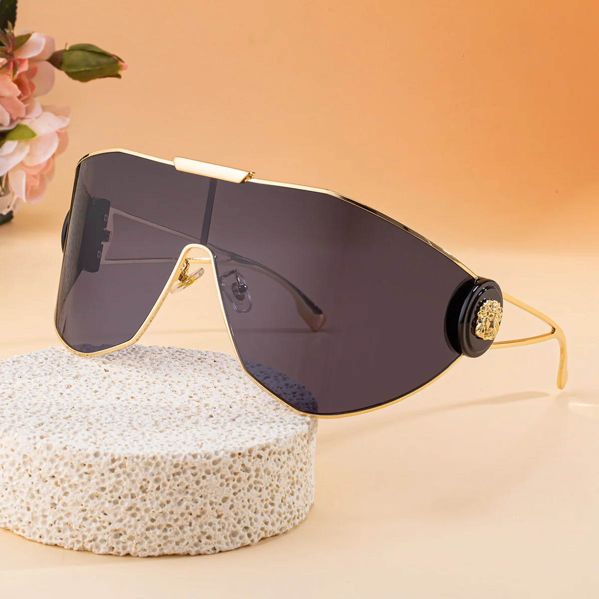 Black Plastic + Metal 2026 New Chic Women's One-Piece Sports Sunglasses. Full-Frame Design with UV400 Protection for Cycling and Outdoor Adventures. - View 2