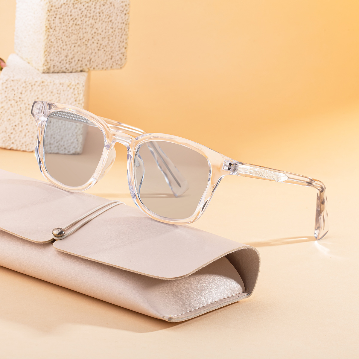 Trendy Women's Square Photochromic Sunglasses – EU/US Style Propionate Frame with Insert Pins for Outdoor UV Protection Custom Eyewear