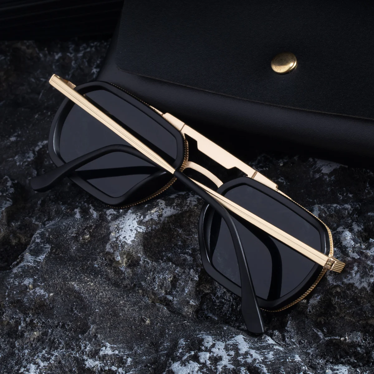 Black Zinc Alloy Men's Retro Square Sunglasses - Trendy Punk Style, Double Bridge Design & Flexible Spring Temples – Vintage Cool Eyewear - Details 5