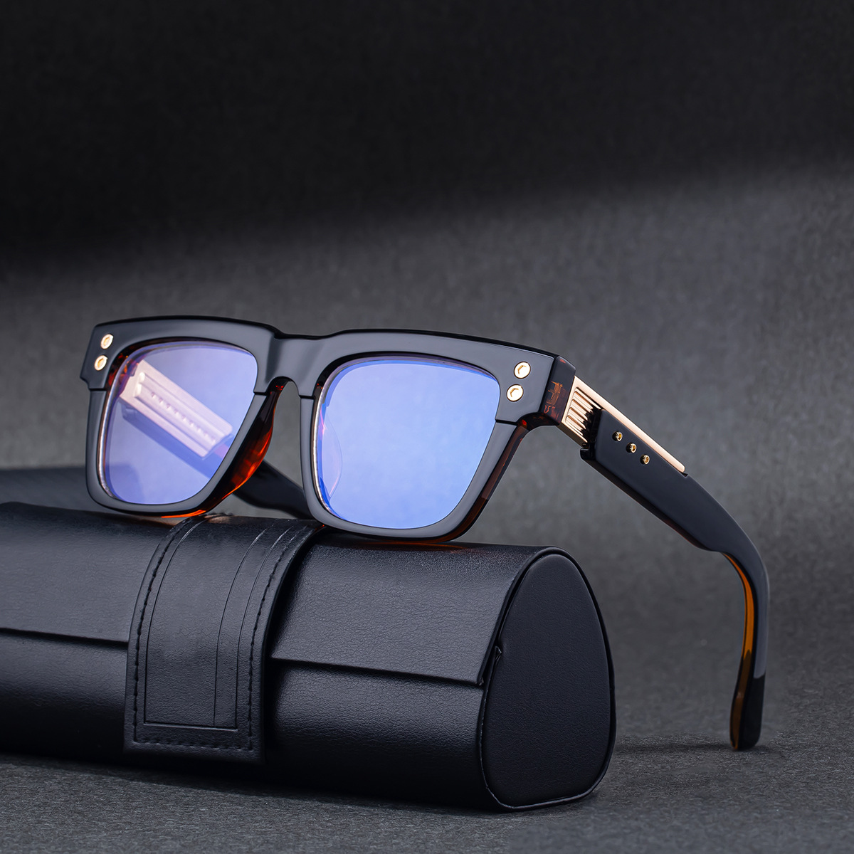 Black PC Men's Retro Square Photochromic Sunglasses - EU/US Fashion Style, Unique Design & UV400 Protection for Outdoor Activities - View 3