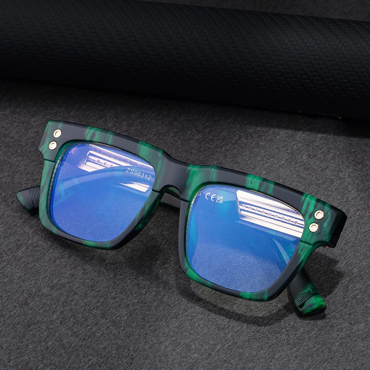 Black PC Men's Retro Square Photochromic Sunglasses - EU/US Fashion Style, Unique Design & UV400 Protection for Outdoor Activities - View 4