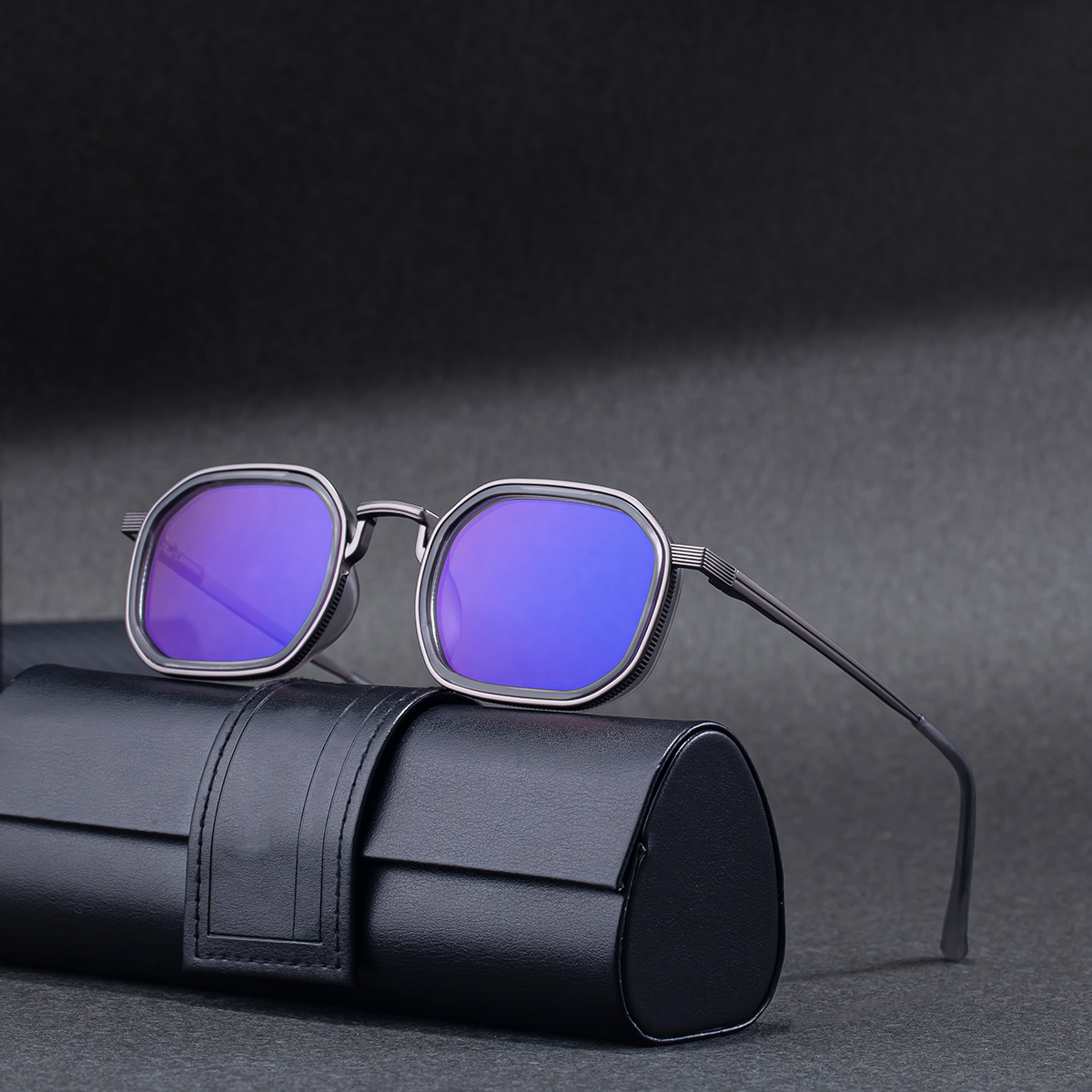 Black Zinc Alloy Men's Retro Square Sunglasses - Trendy Unique Style, Flexible Spring Hinge Temples & UV400 Sun Protection for Outdoor Wear - View 2