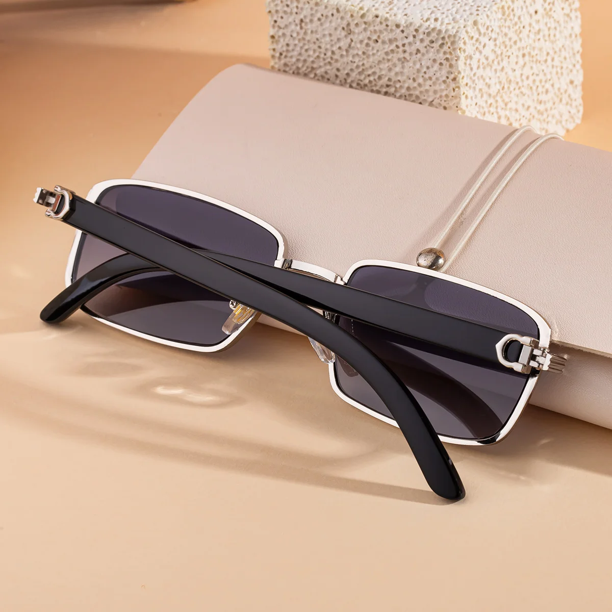 Black Zinc Alloy Men's Trendy Square Sunglasses - Stylish Zinc Alloy Frame, Durable & Lightweight with UV400 Protection for Outdoor Activities - Details 9