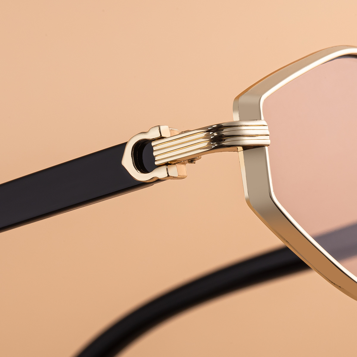 Black Zinc Alloy Women's Trendy Polygon Sunglasses - Unique Geometric Metal Frame – Chic Street Style & UV400 Sun Protection - Details 5