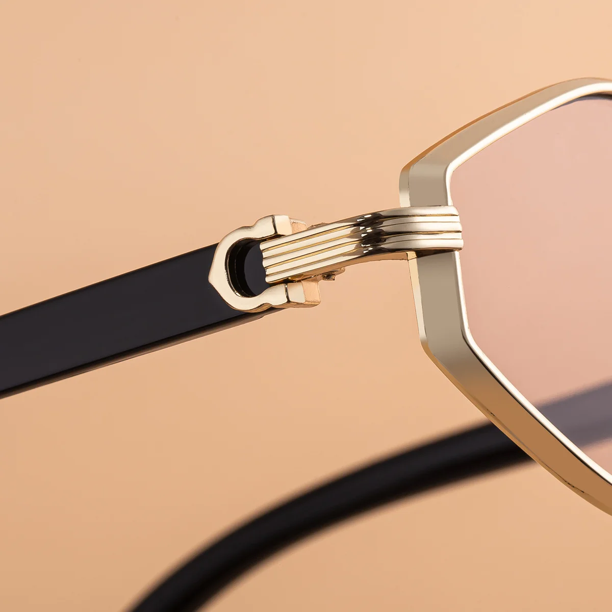 Black Zinc Alloy Women's Trendy Polygon Sunglasses - Unique Geometric Metal Frame – Chic Street Style & UV400 Sun Protection - Details 5
