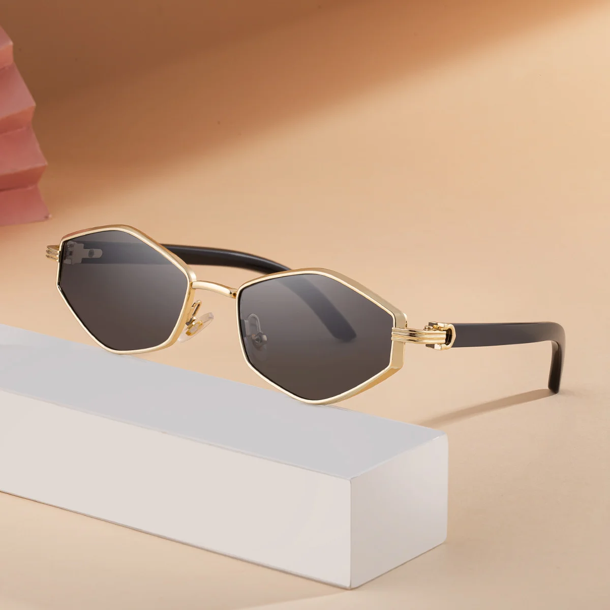 Black Zinc Alloy Women's Trendy Polygon Sunglasses - Unique Geometric Metal Frame – Chic Street Style & UV400 Sun Protection - View 2