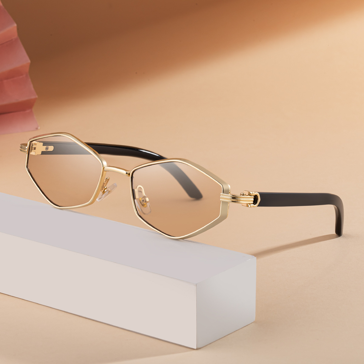 Black Zinc Alloy Women's Trendy Polygon Sunglasses - Unique Geometric Metal Frame – Chic Street Style & UV400 Sun Protection - View 3