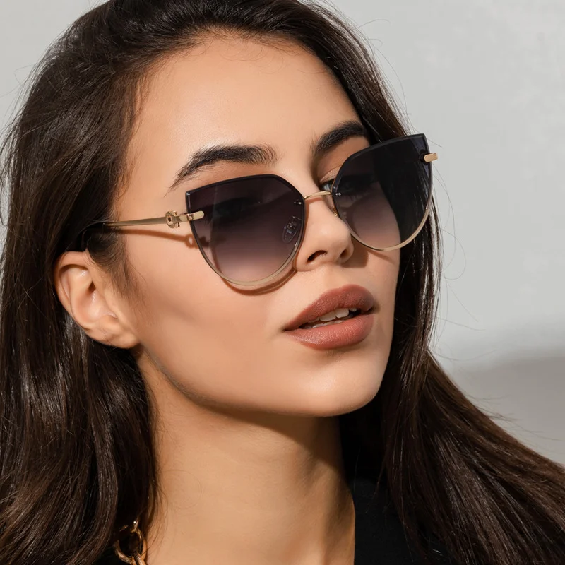 C01 Gradient Gray, C02 Full Tea, C03 Gray Pink Metal New Women's Large Frame Cat-Eye Sunglasses / $2.49 per pair (Wholesale Price) - View 3
