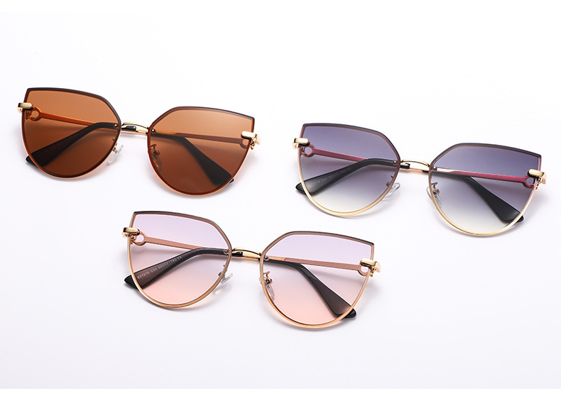 C01 Gradient Gray, C02 Full Tea, C03 Gray Pink Metal New Women's Large Frame Cat-Eye Sunglasses / $2.49 per pair (Wholesale Price) - View 1
