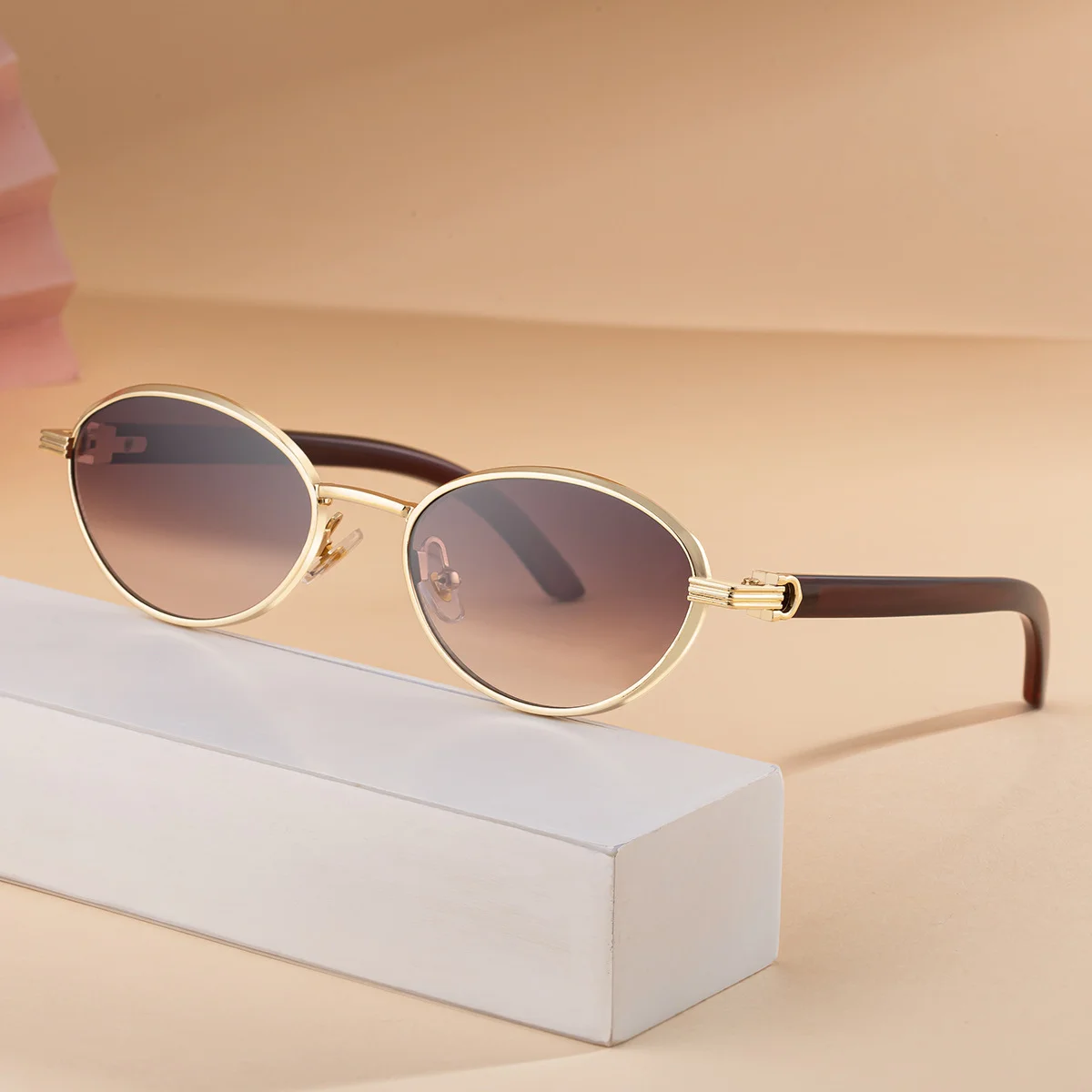 Black Zinc Alloy Women's Trendy Oval Full-Frame Sunglasses - Unique Design, Versatile All-Match Style & UV400 Protection for Outdoor Activities - View 3