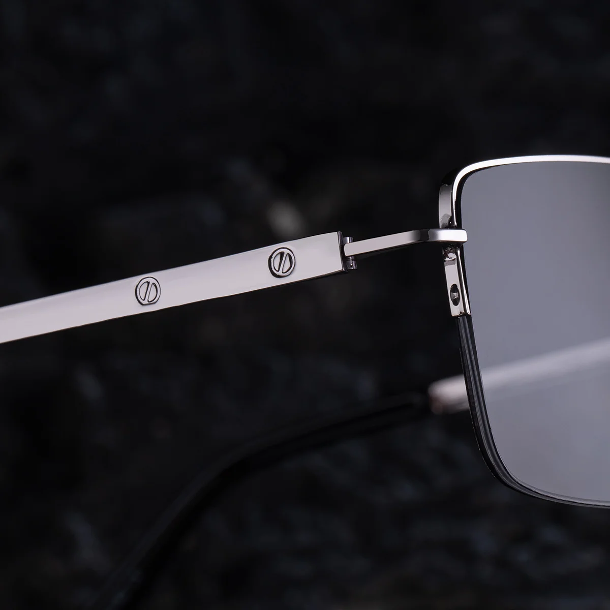 Black Zinc Alloy Men's Trendy Square Sunglasses - Unique Metal Frame Design – Stylish Outdoor Sun Protection & UV400 Shades - Details 6