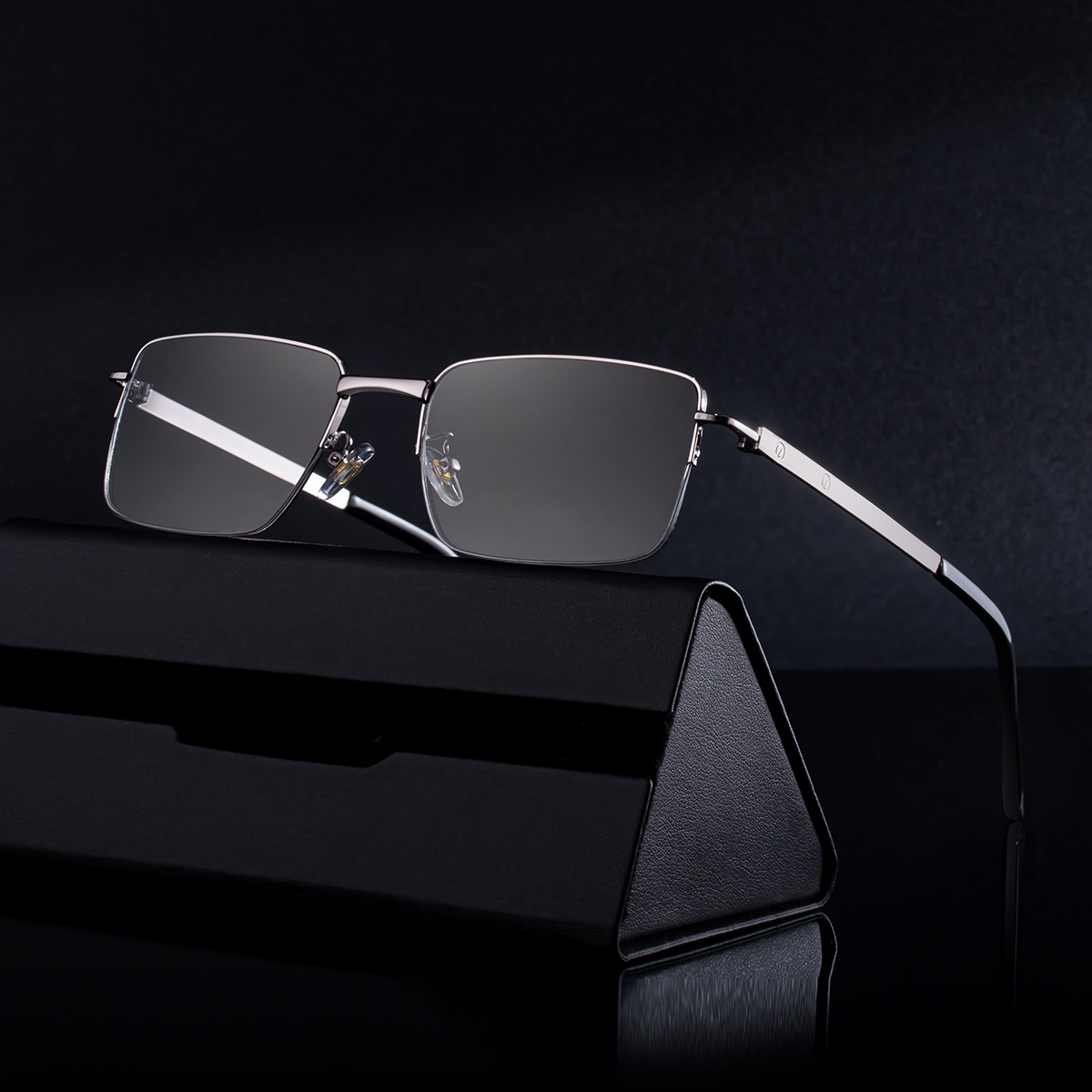 Black Zinc Alloy Men's Trendy Square Sunglasses - Unique Metal Frame Design – Stylish Outdoor Sun Protection & UV400 Shades - View 3