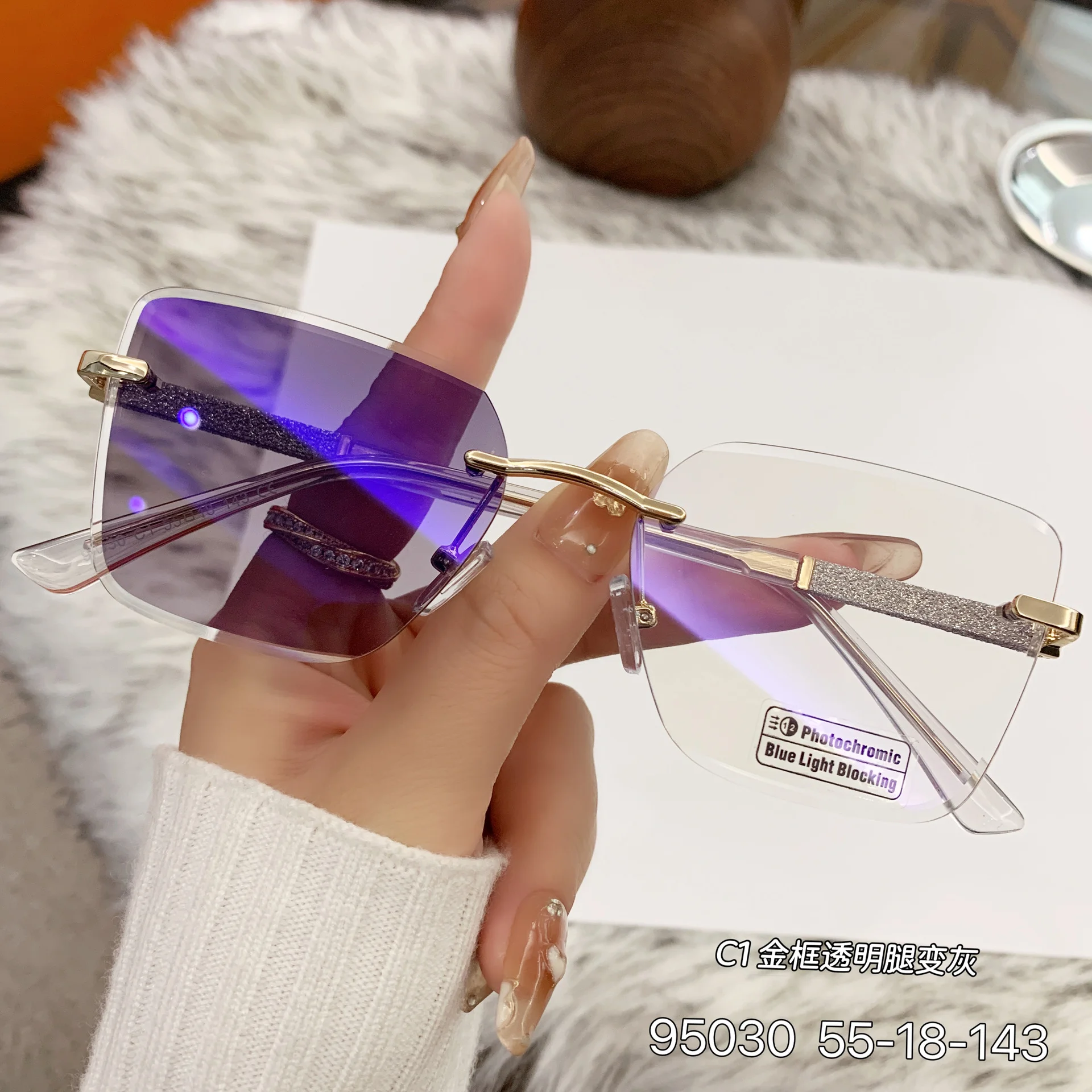 Black Zinc Alloy Women's Trendy Square Rimless Photochromic Sunglasses - Thickened Impact-Resistant Lenses with Flexible Spring Hinges – All-Day Comfort & UV Protection - Details 3