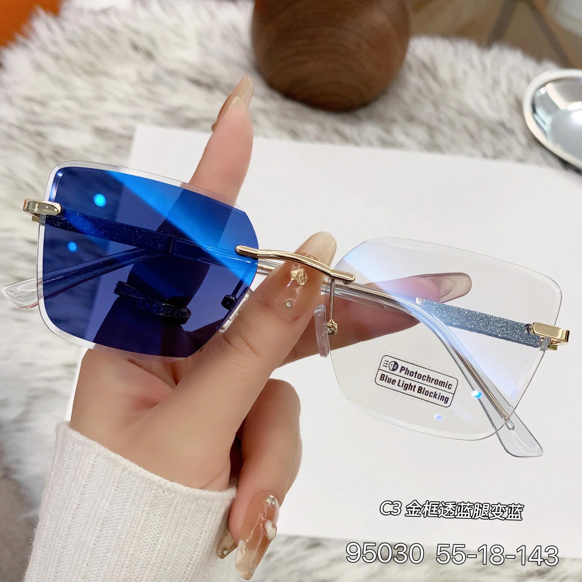 Black Zinc Alloy Women's Trendy Square Rimless Photochromic Sunglasses - Thickened Impact-Resistant Lenses with Flexible Spring Hinges – All-Day Comfort & UV Protection - Details 5