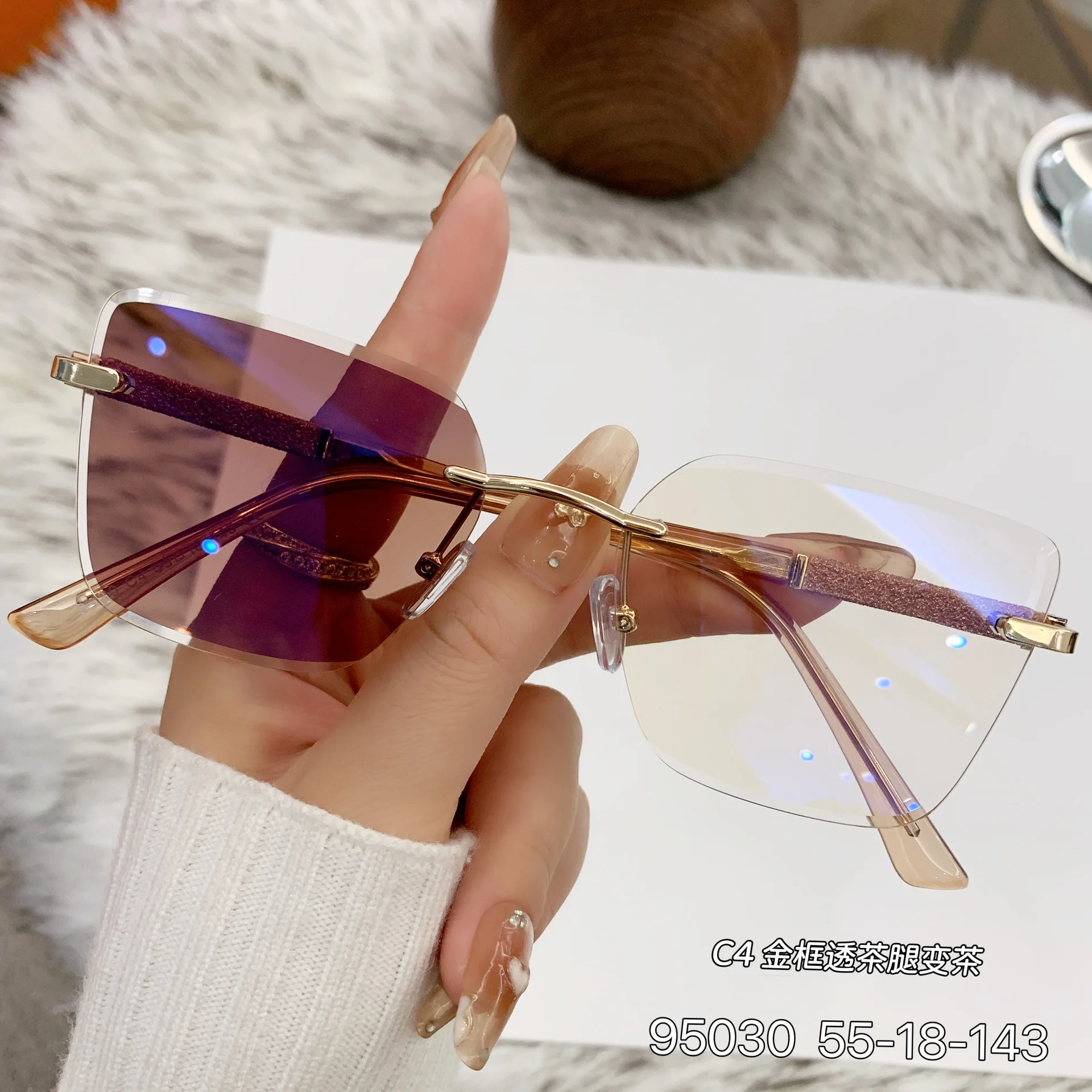 Black Zinc Alloy Women's Trendy Square Rimless Photochromic Sunglasses - Thickened Impact-Resistant Lenses with Flexible Spring Hinges – All-Day Comfort & UV Protection - Details 6