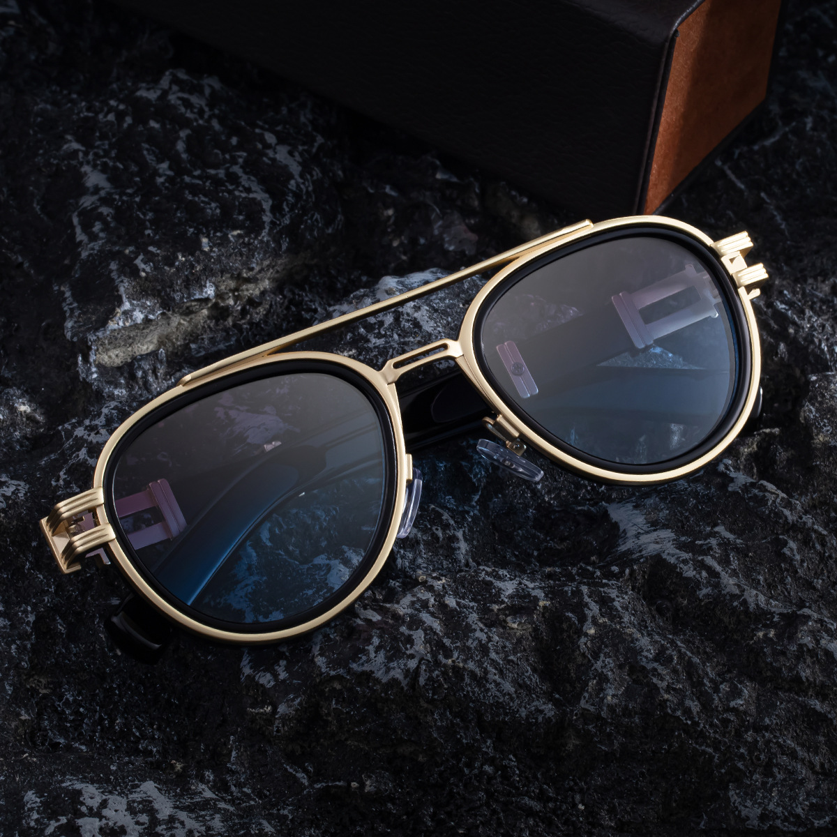 Black Zinc Alloy Men's Retro Metal Oval Sunglasses - Stylish Double Bridge Frame – Vintage Sun Protection Eyewear with UV400 - View 4