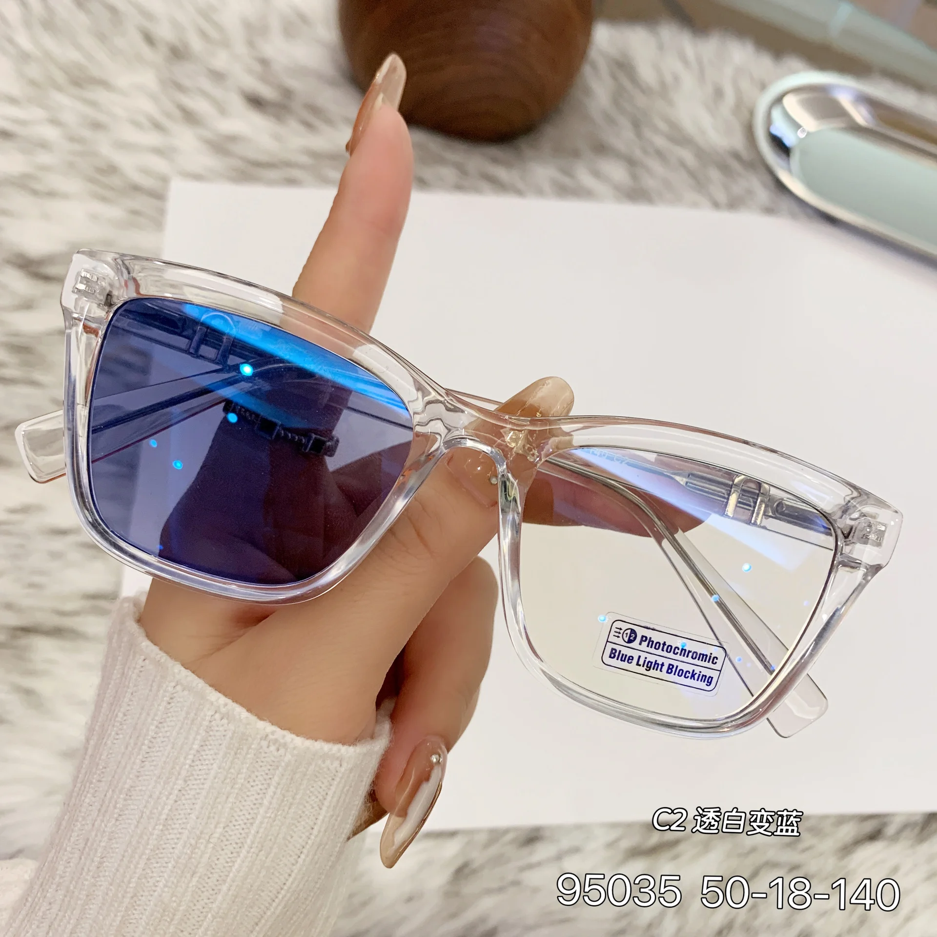 Black PC New Women's Cat-Eye Photochromic Sunglasses – Unique Trendy Premium Style for Outdoor UV Protection - Details 5