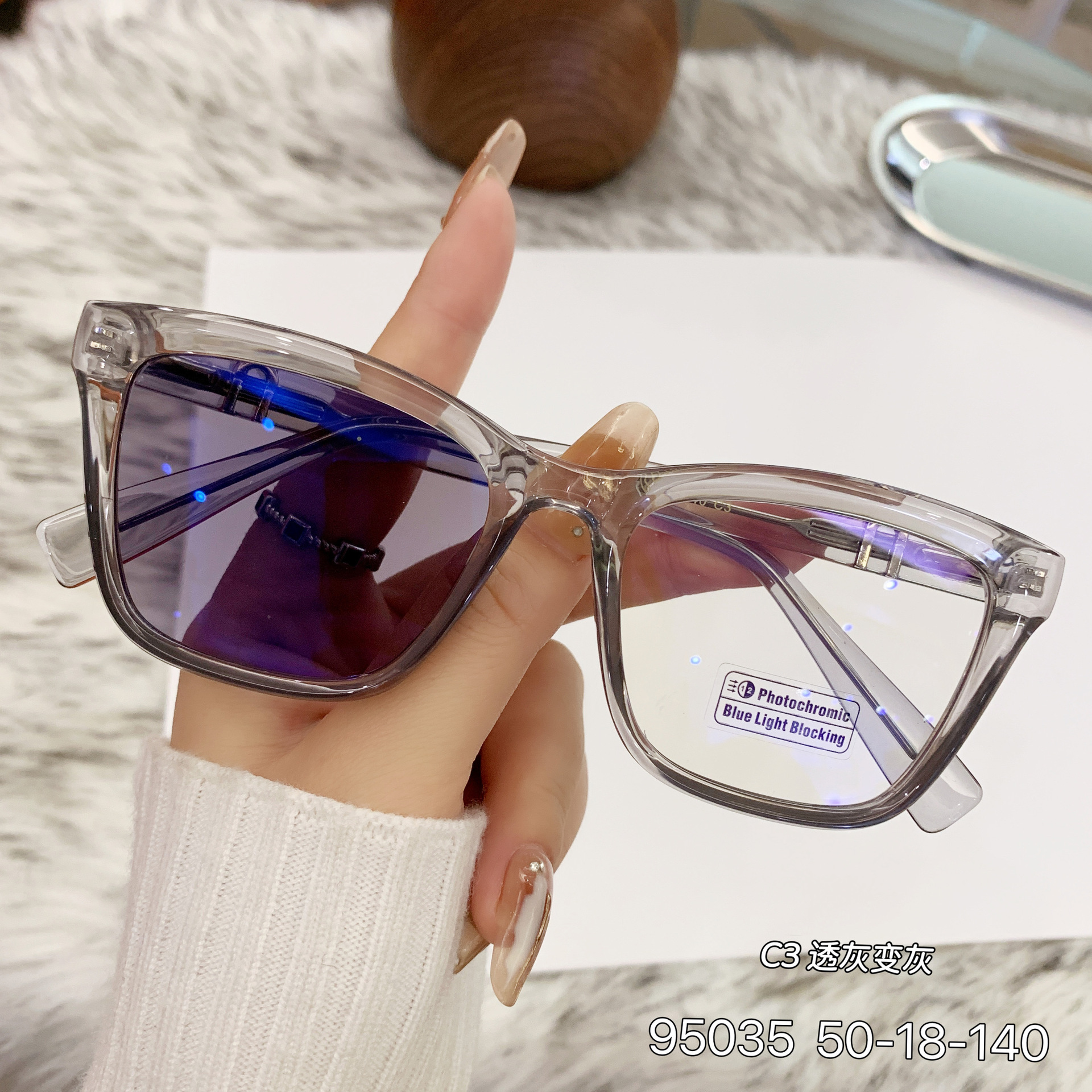 Black PC New Women's Cat-Eye Photochromic Sunglasses – Unique Trendy Premium Style for Outdoor UV Protection - Details 6