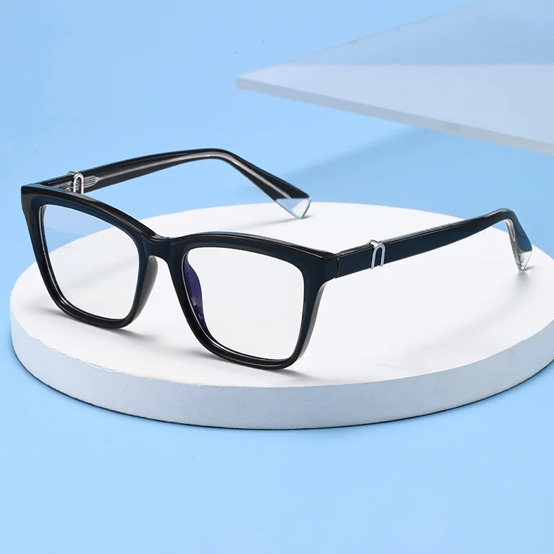 Black PC New Women's Cat-Eye Photochromic Sunglasses – Unique Trendy Premium Style for Outdoor UV Protection - View 2