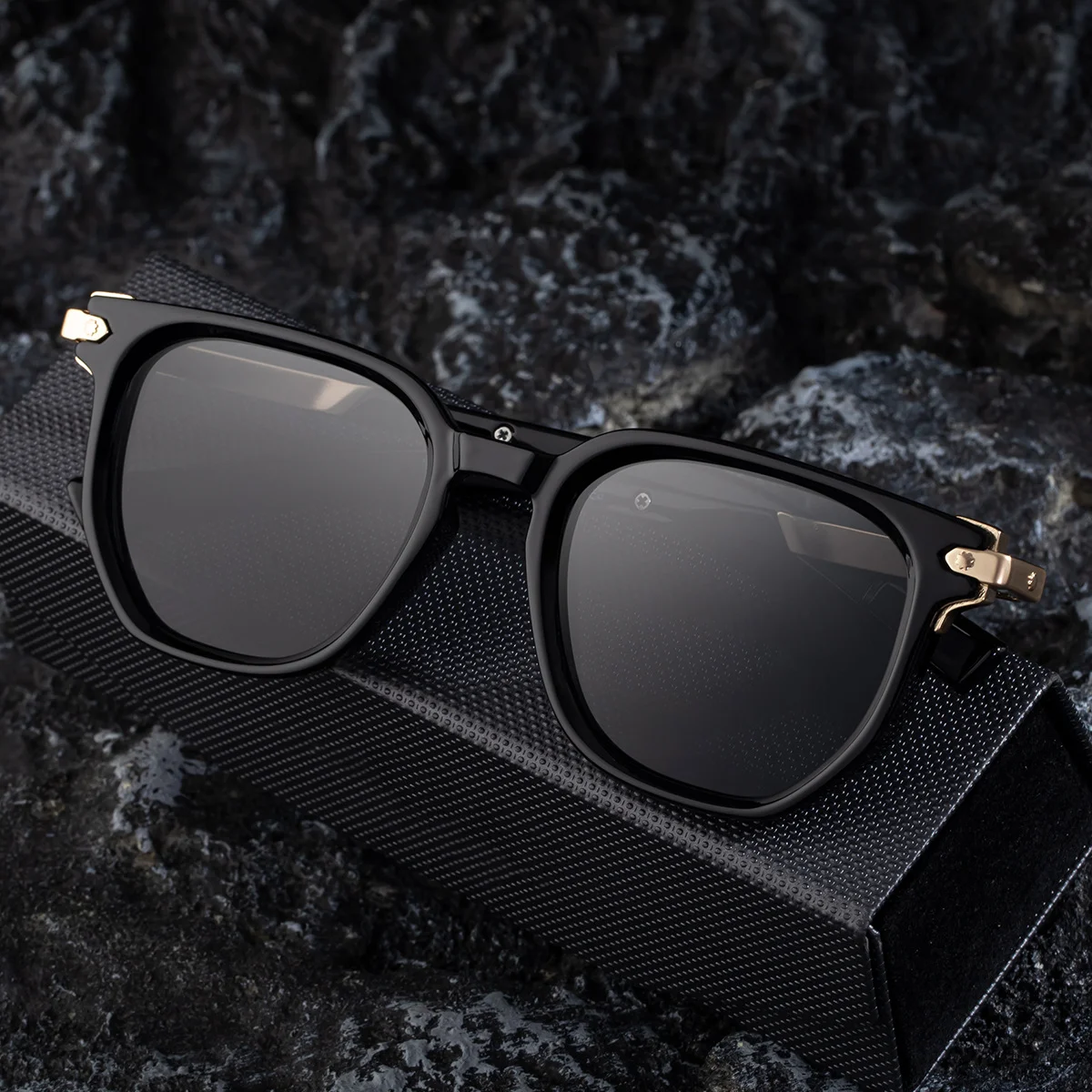 Black Zinc Alloy Men's Trendy Polygon Sunglasses - New Unique Design with Durable Zinc Alloy Temples – High-End Fashion Sun Protection Eyewear - View 4