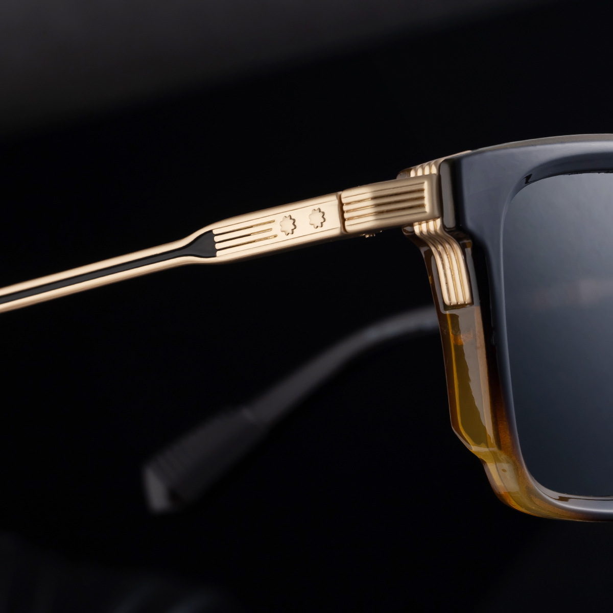 Black Zinc Alloy New Fashion Men's Square Polarized Sunglasses - Unique Outdoor Trendy UV Protection Shades - Details 8