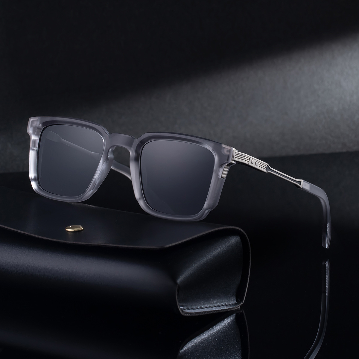 Black Zinc Alloy New Fashion Men's Square Polarized Sunglasses - Unique Outdoor Trendy UV Protection Shades - View 2