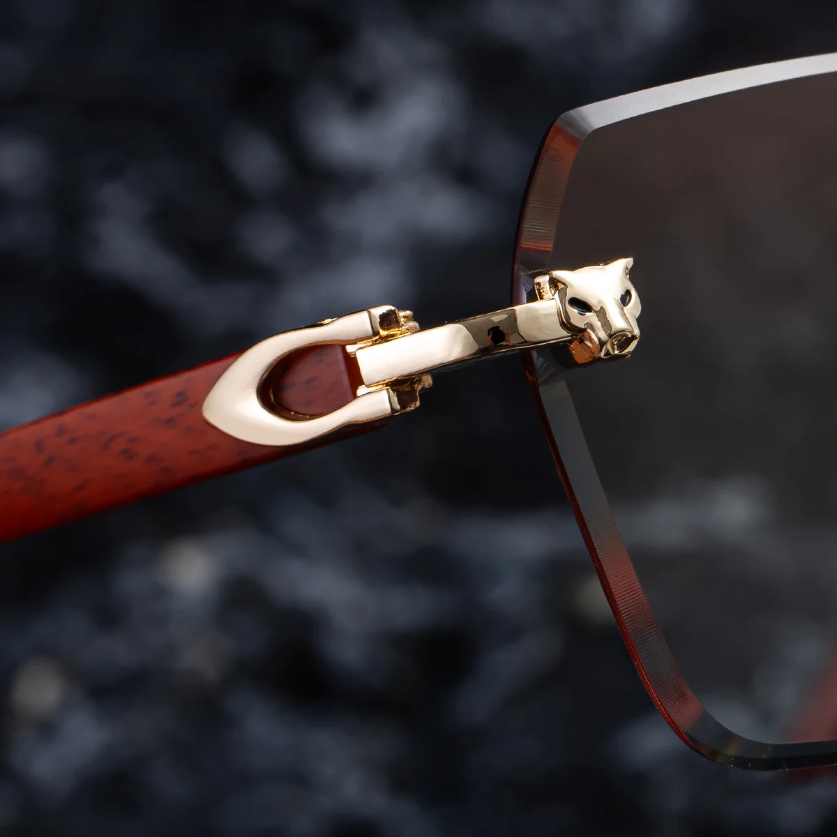 Black PC New Men's Premium Photochromic Square Sunglasses – Rimless Retro Design with Leopard Head & Wood Grain Pattern for Outdoor Driving - Details 6