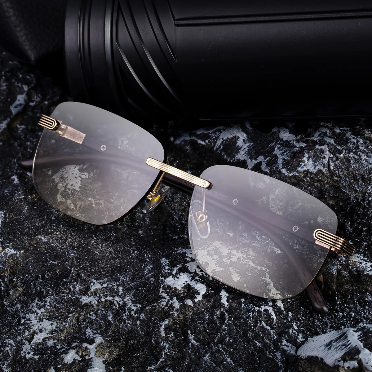Black PC Men's Premium Photochromic Rimless Sunglasses - Luxury Driving UV400 Eyewear - View 4